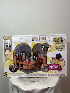 MGA's Miniverse Make It Mini Harry Potter Potions Class Playset Hogwarts Toy